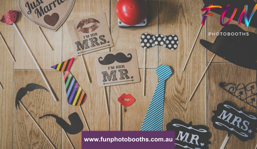 10 Must-Have Props for Your Wedding Photobooth